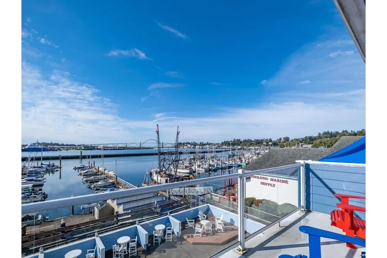 The Landing At Newport Condominium Hotel Exteriér fotografie